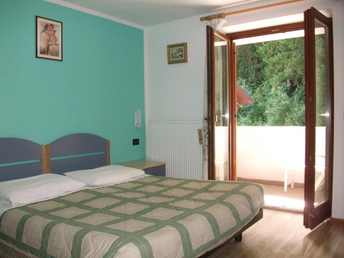 Hotel Genzianella Presenaio Exterior photo