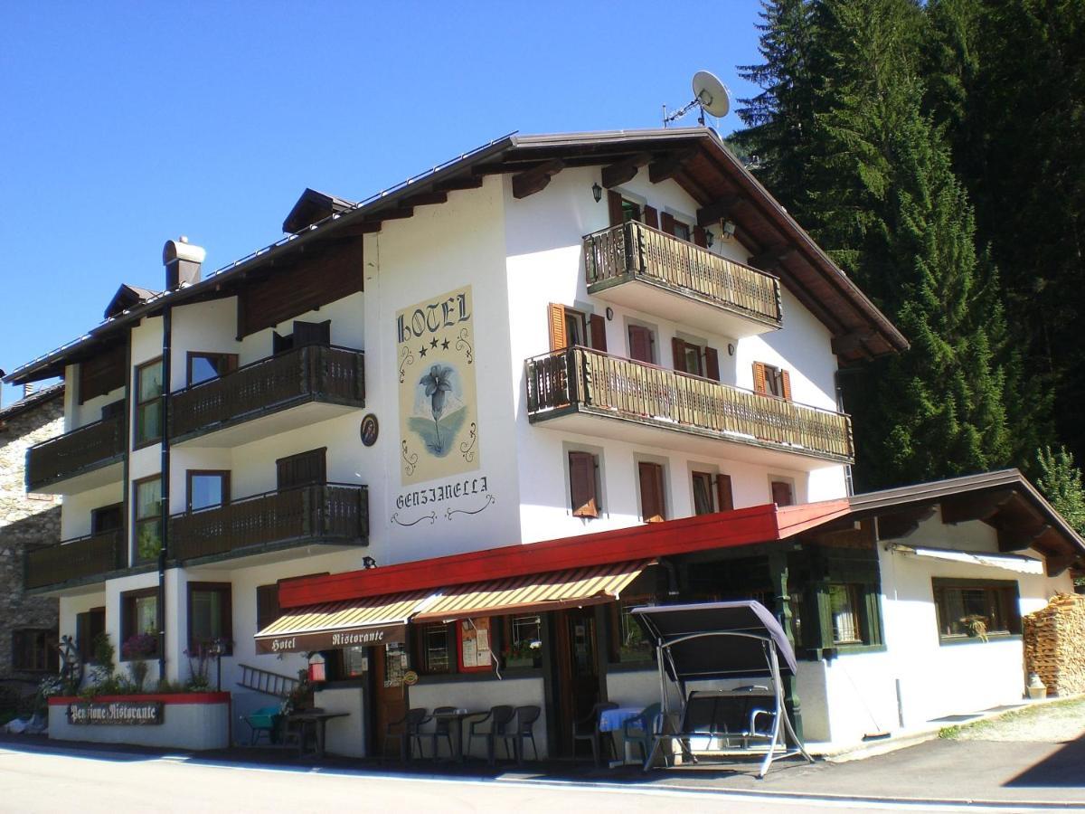 Hotel Genzianella Presenaio Exterior photo